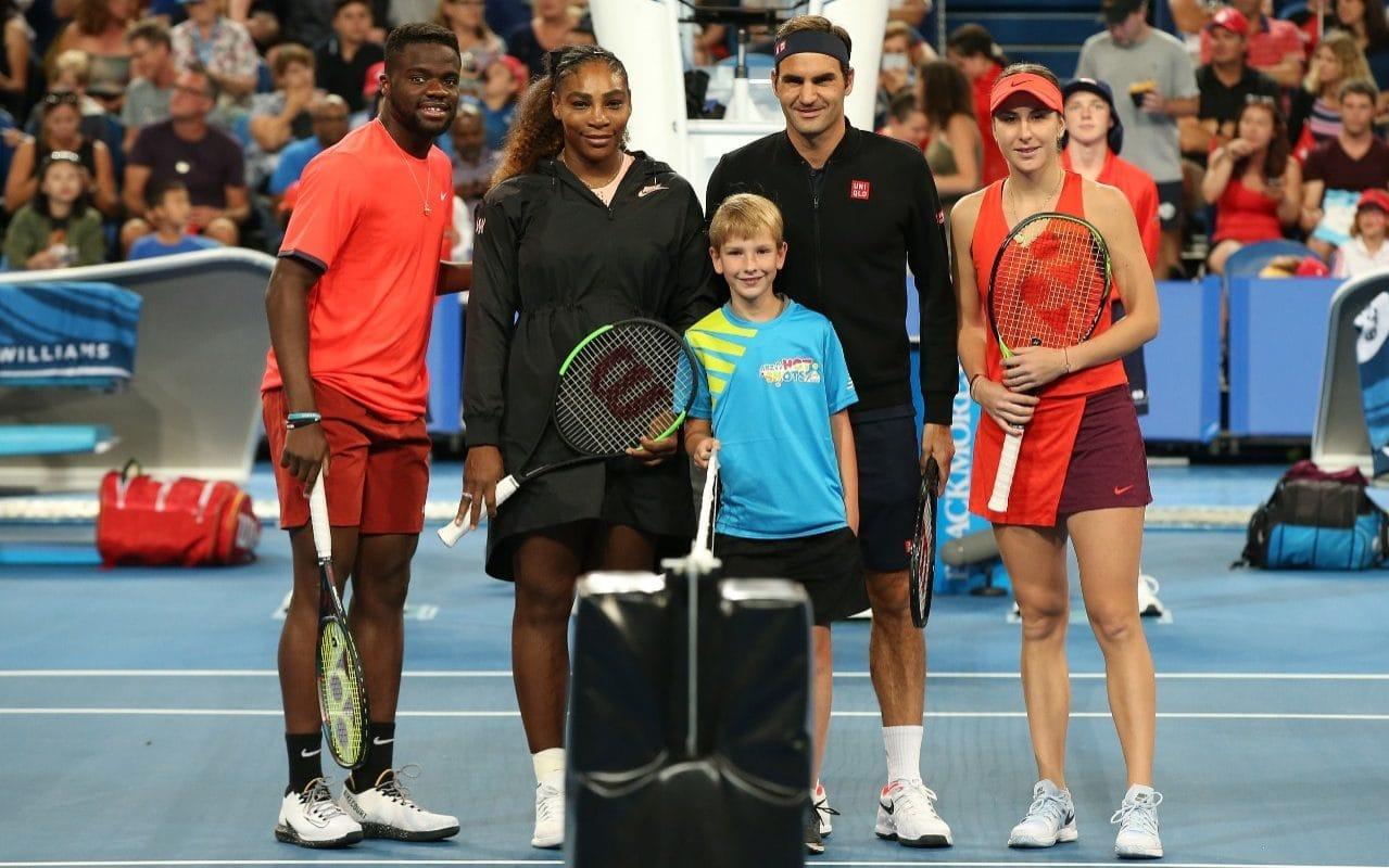 Roger Federer defeats Serena Williams in historic Hopman Cup tie