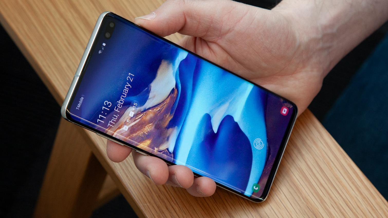 Galaxy S10 Owners Say This Bug Is Draining Their Battery