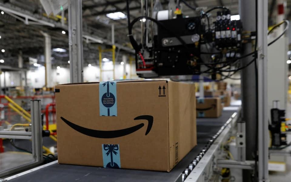 Robot in Amazon warehouse hosipitalises 24 workers with bear spray